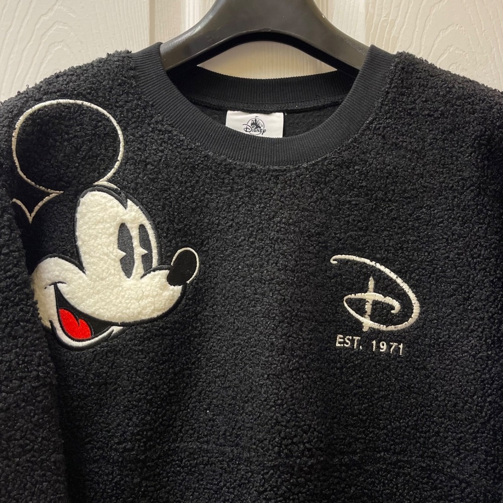 Walt Disney World Mickey Mouse Sherpa Black Spirit‎ Jersey Size Large NWT